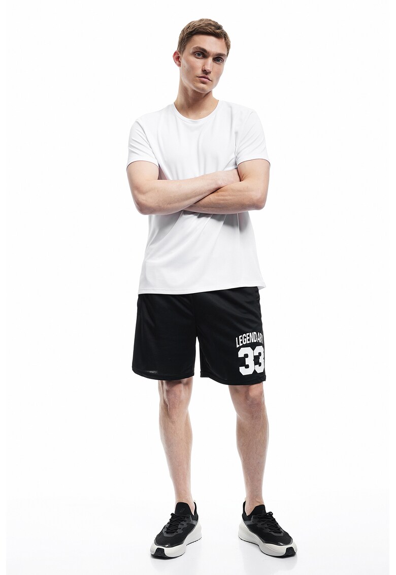 Tricou cu decolteu la baza gatului si imprimeu foto pe partea din spate