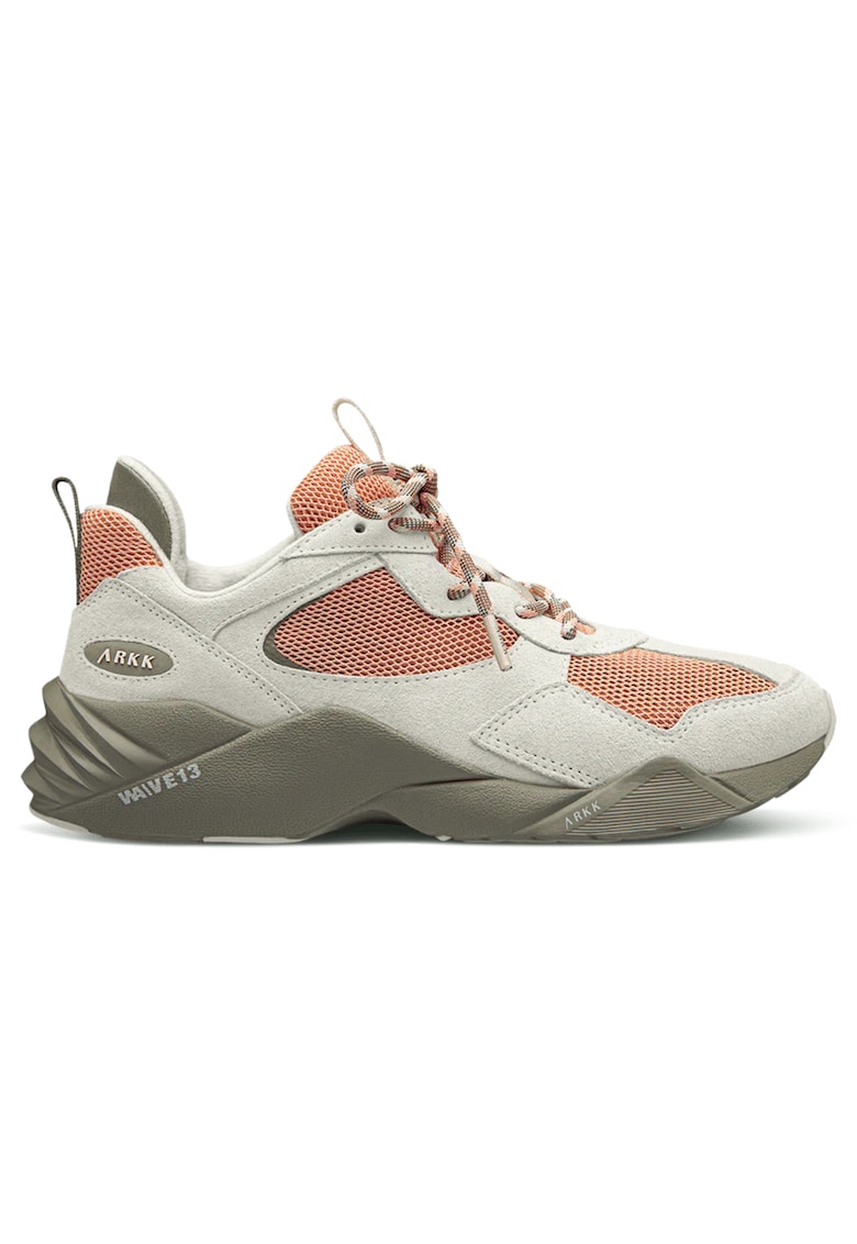 Ghete pentru trekking cu insertii de piele intoarsa