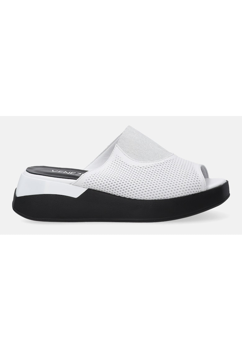 Papuci cu platforma din piele perforata