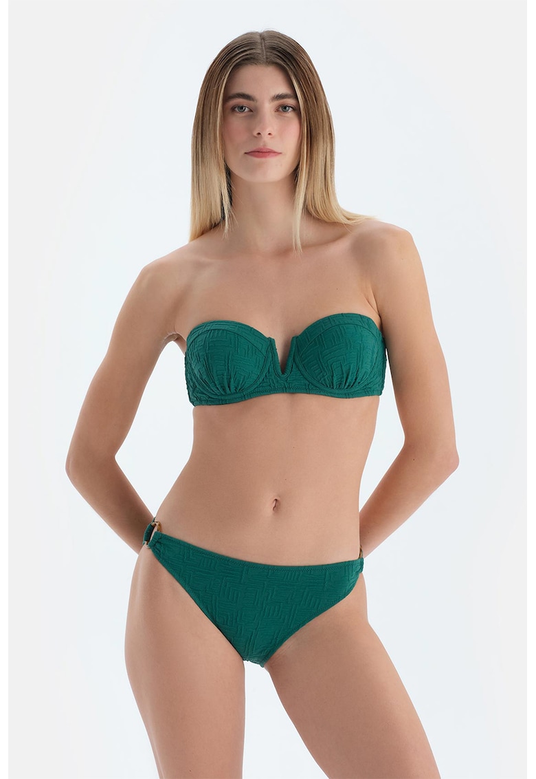 Bikini cu model uni Bikini cu model uni