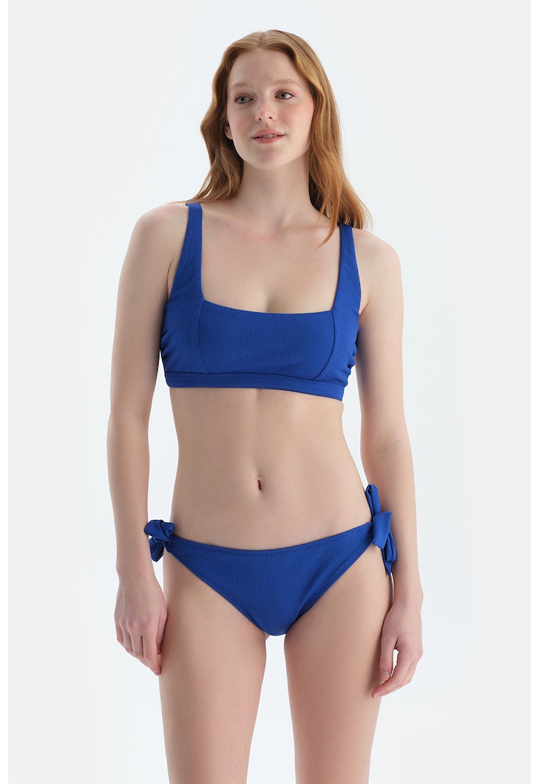 Bikini brazilieni cu model uni Bikini brazilieni cu model uni