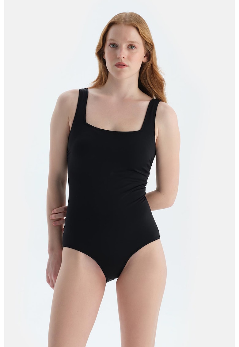 Costum de baie intreg cu decolteu patrat