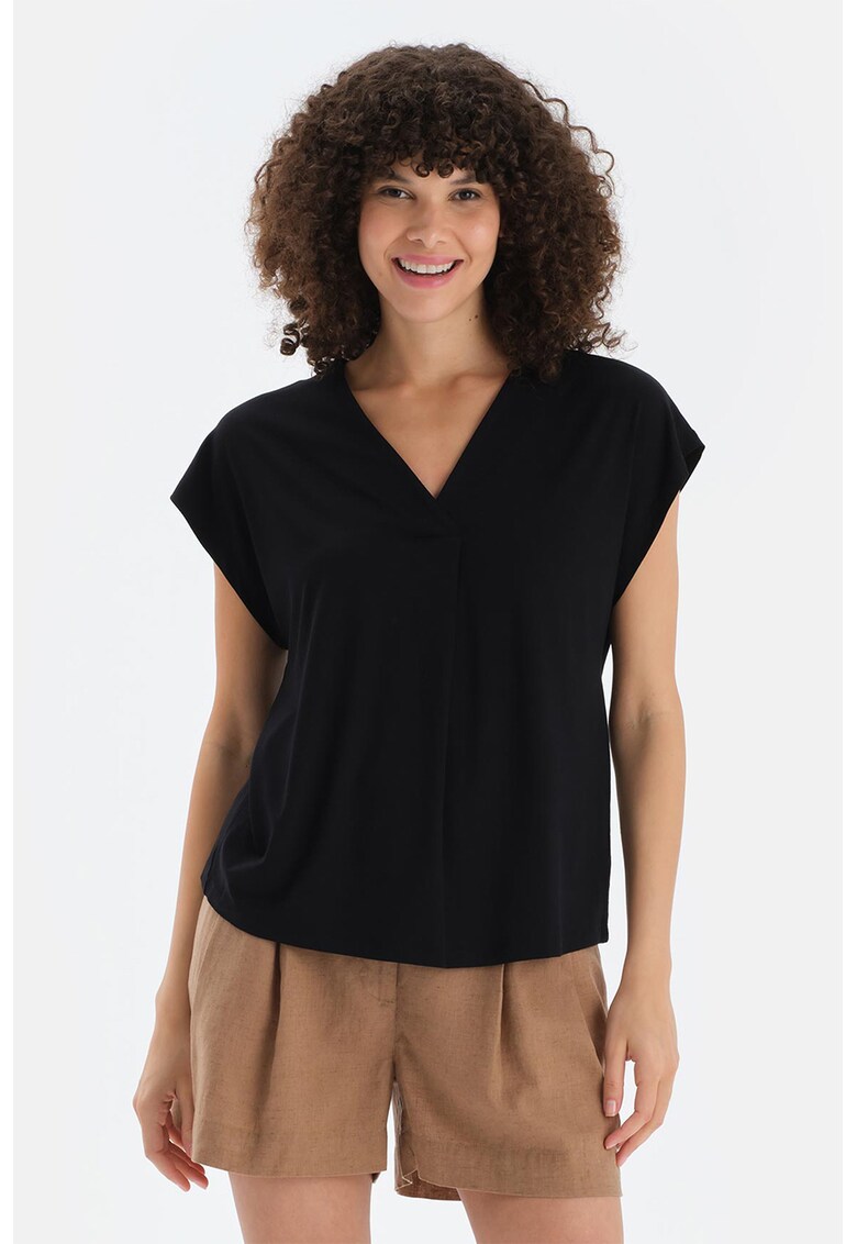 Bluza cu decolteu in V - Negru