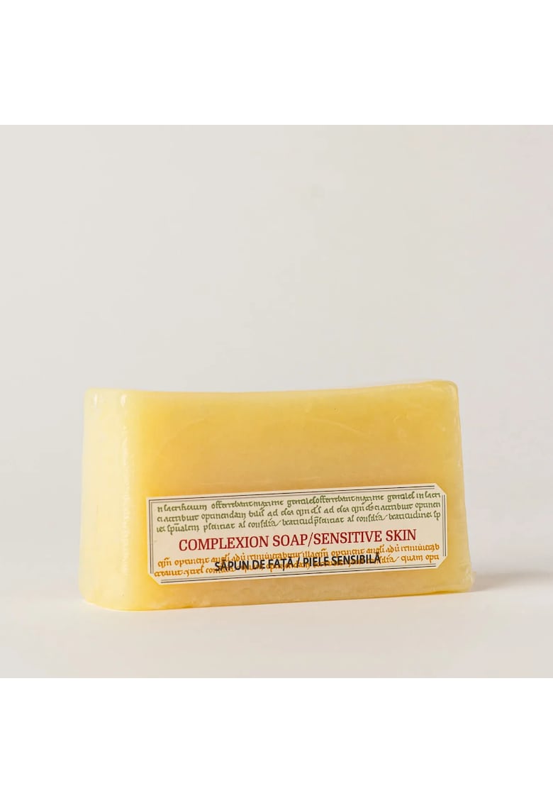 Sapun de fata natural cu Ulei Esential de Galbenele - 150 g - Fara parabeni si siliconi - potrivit pentru toate tipurile de ten Sapun de fata natural cu Ulei Esential de Galbenele - 150 g - Fara parabeni si siliconi - potrivit pentru toate tipurile de ten