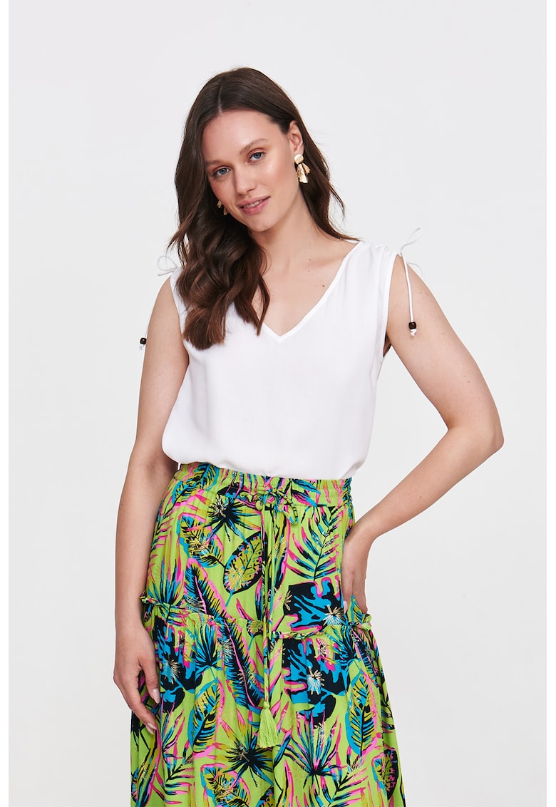 Tricou fara maneci cu decolteu in V si funda