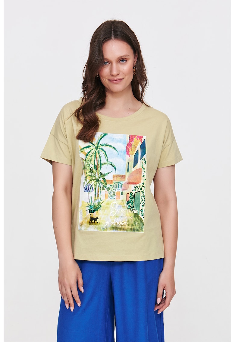 Tricou cu decolteu in V si imprimeu grafic Tricou cu decolteu in V si imprimeu grafic