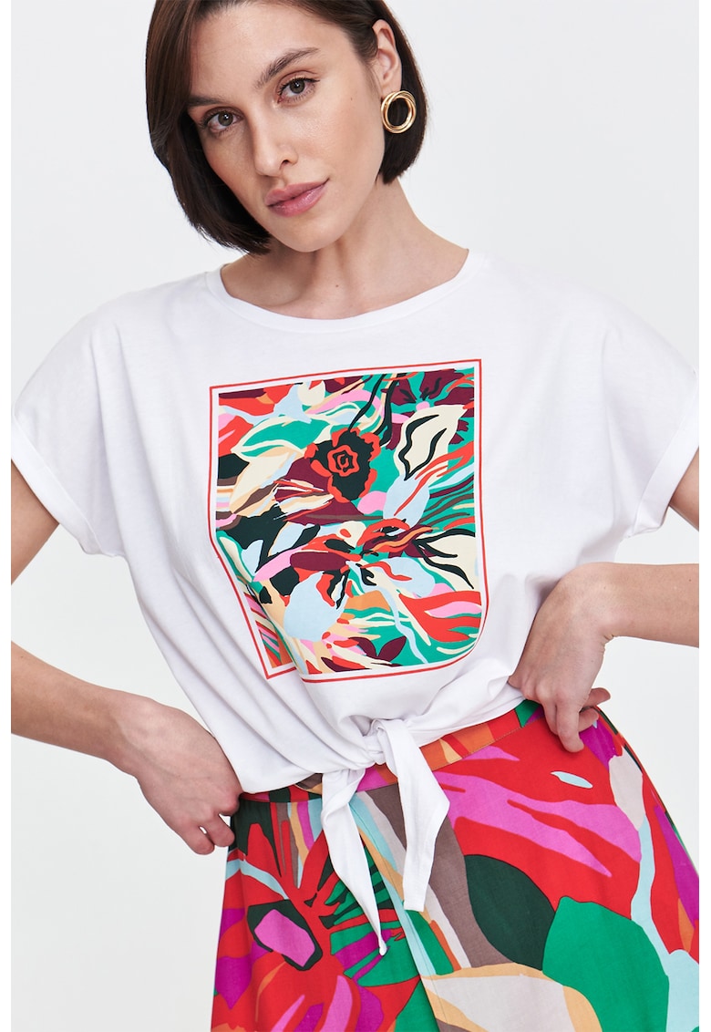 Tricou cu decolteu rotund si imprimeu floral