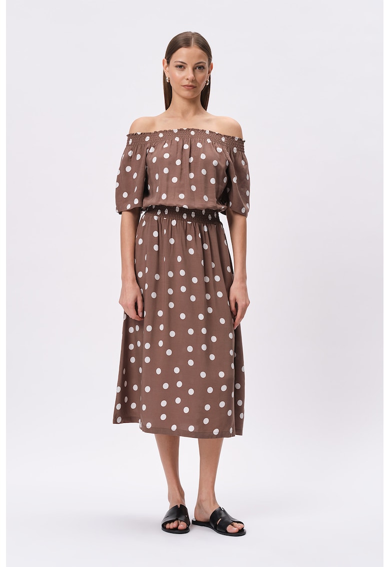 Rochie cu decolteu pe umeri si buline