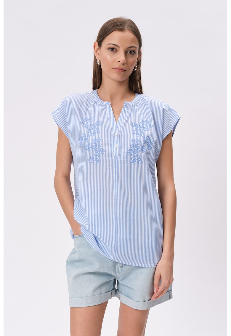 Bluza cu broderie florala