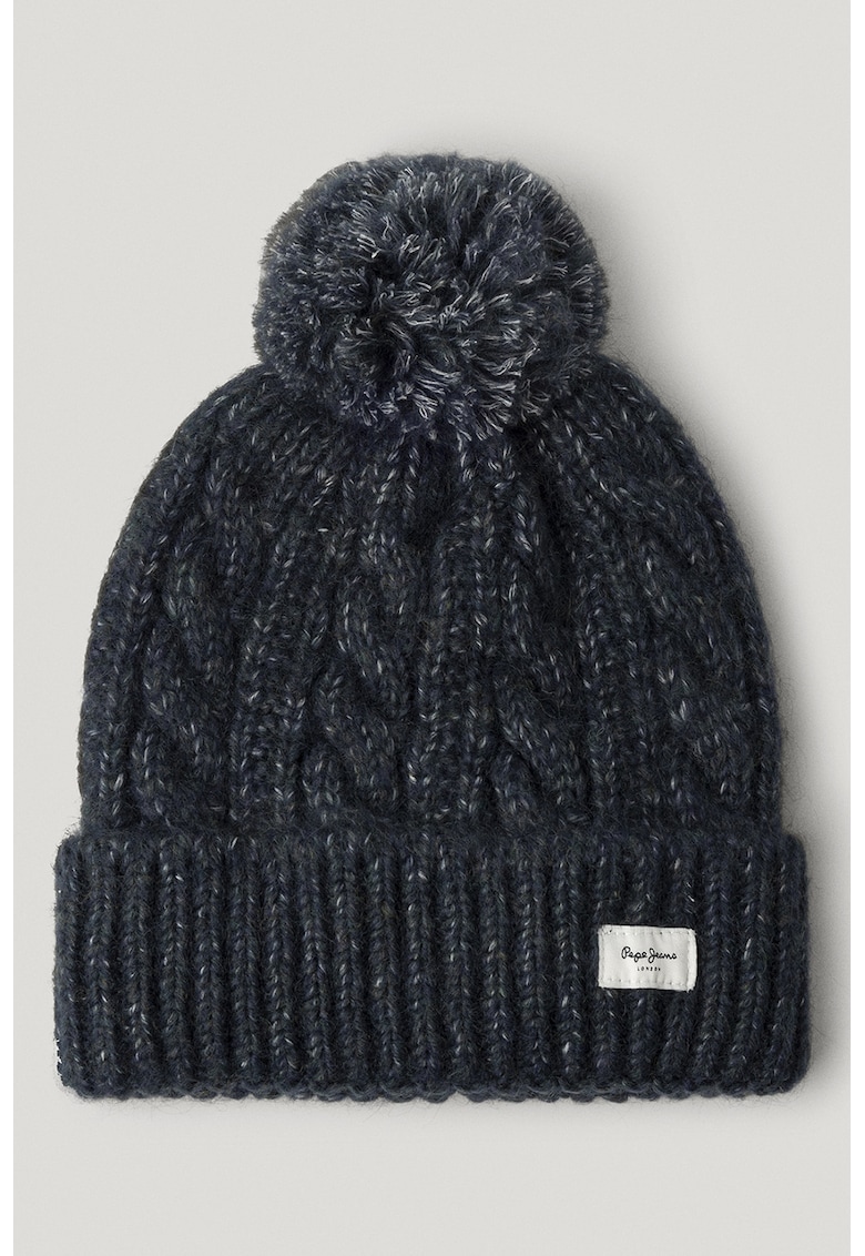 Caciula cu ciucure si design torsade