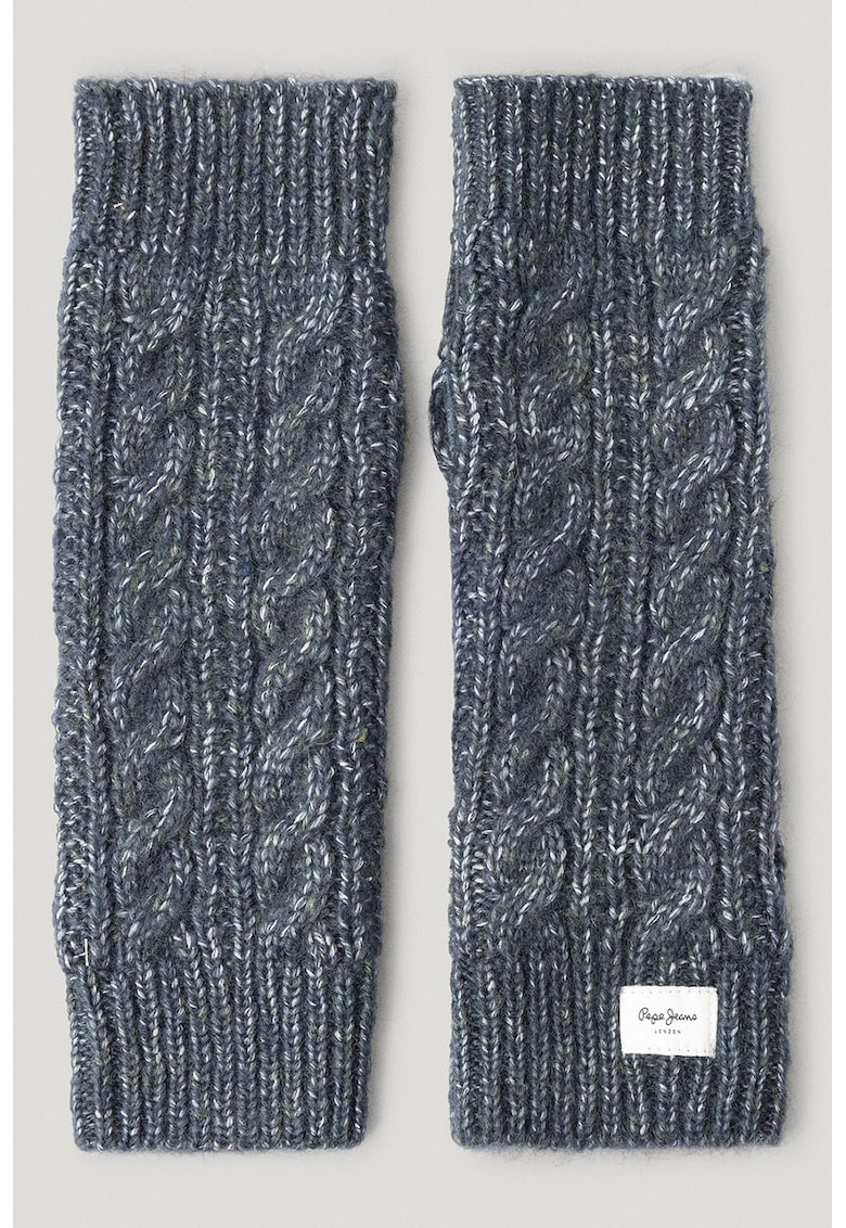 Manusi tricotate cu design torsade