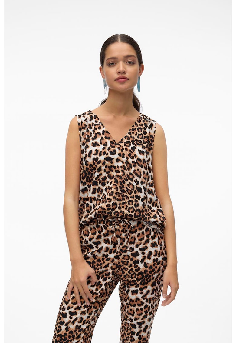 Top cu decolteu in V si animal print