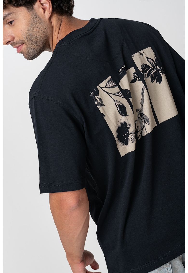 Tricou cu imprimeu grafic pe spate Tricou cu imprimeu grafic pe spate