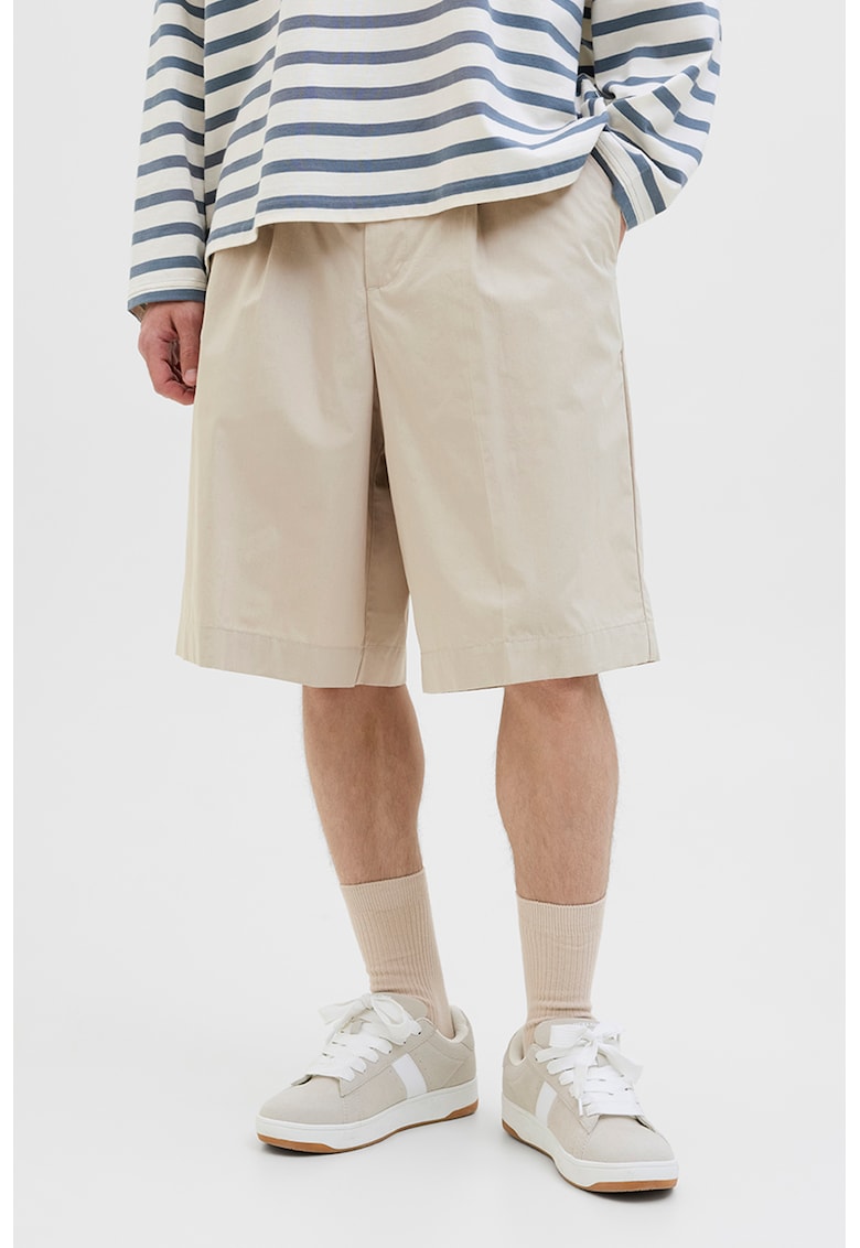 Pantaloni chino scurti