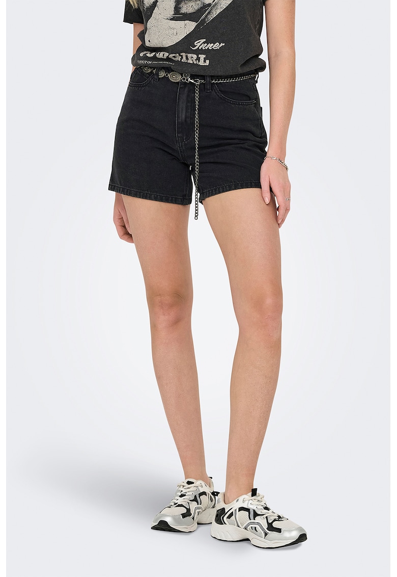 Pantaloni scurti de denim cu detaliu lant