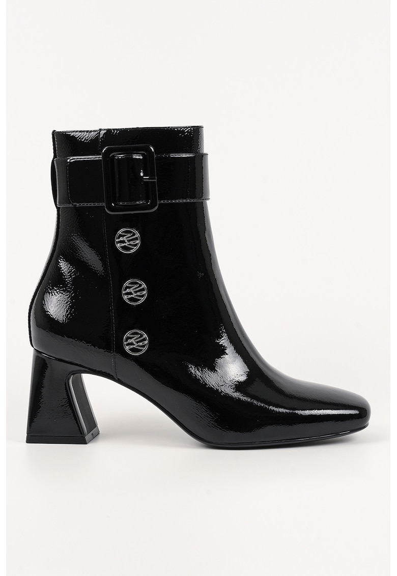 Cizme cu toc masiv si logo