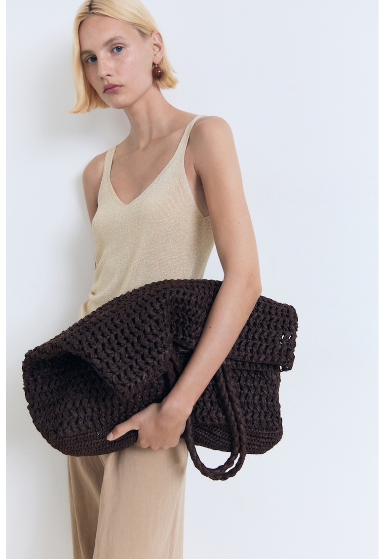 Top cu decolteu in V si aspect stralucitor