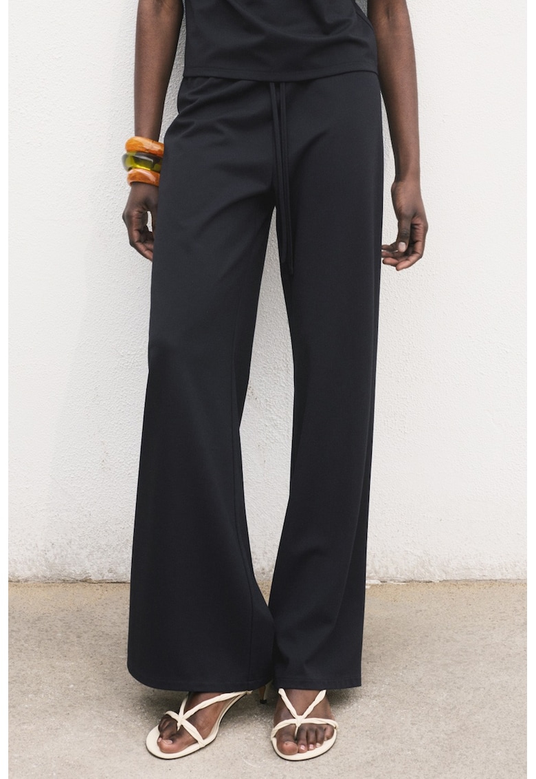 Pantaloni cu croiala ampla si snur de ajustare in talie