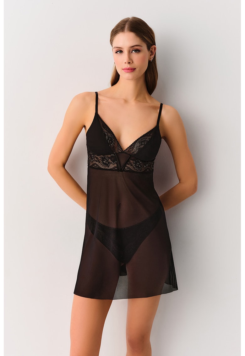 Neglijeu cu garnituri de dantela