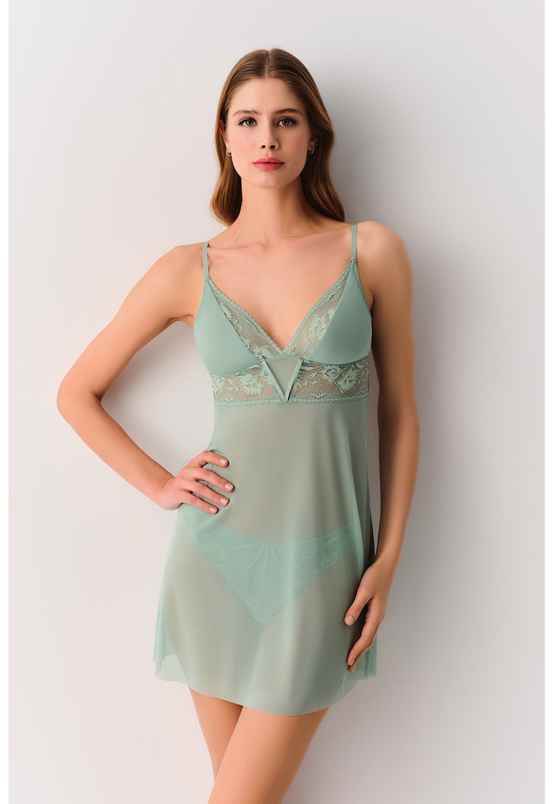 Neglijeu cu garnituri de dantela