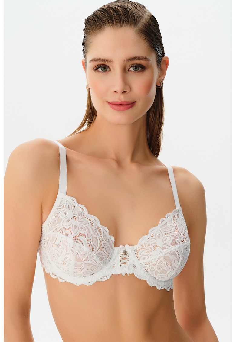 Sutien din dantela cu bretele ajustabile