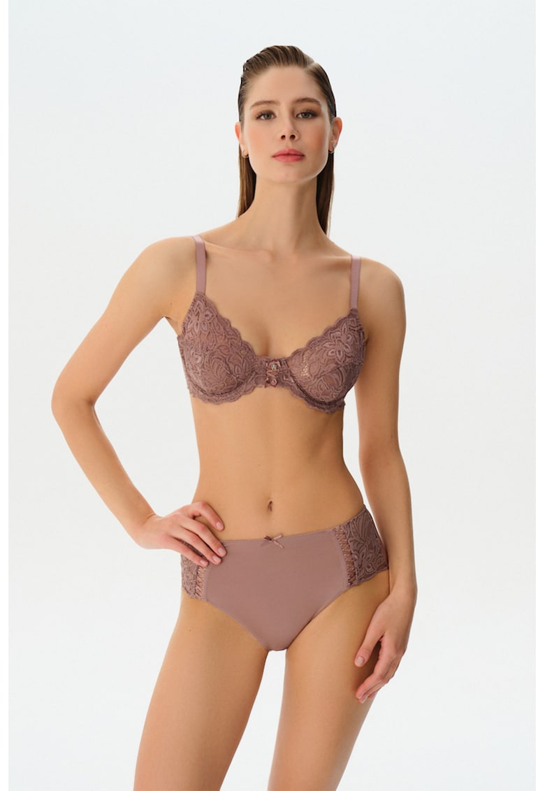 Chiloti cu talie inalta si insertii din dantela