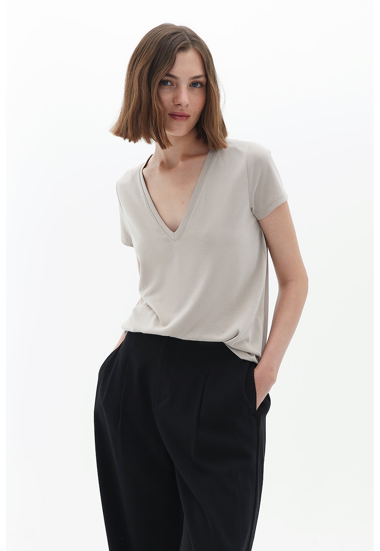 Tricou din amestec de modal cu decolteu in V