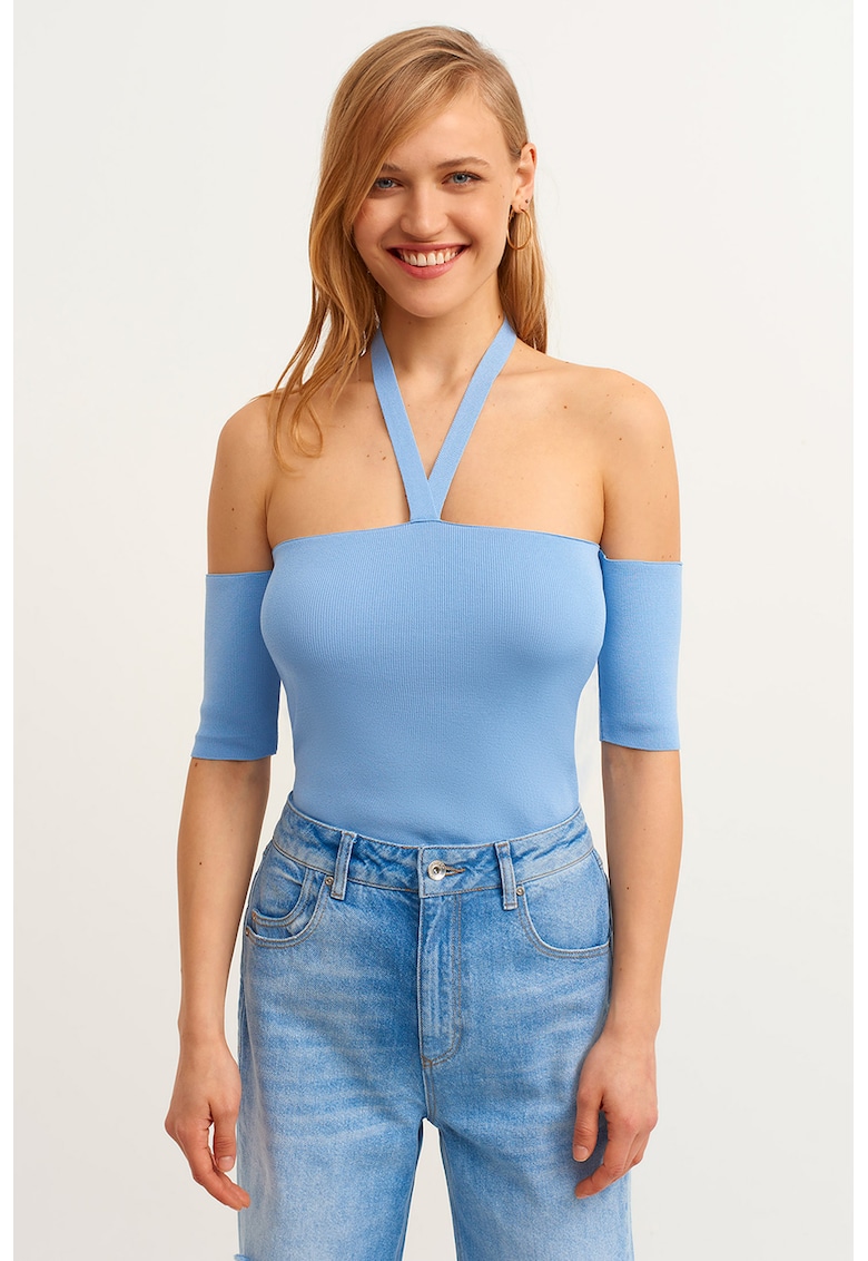 Bluza cu decolteu pe umeri