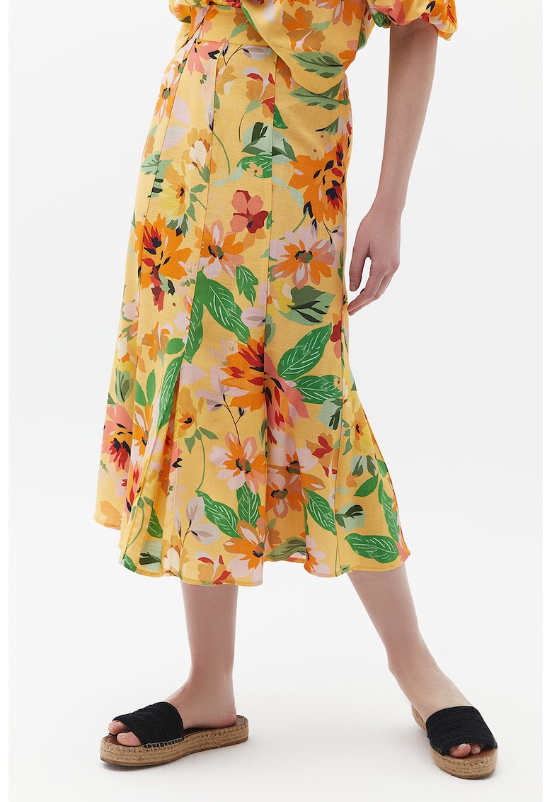 Fusta cu model floral si croiala pe bie