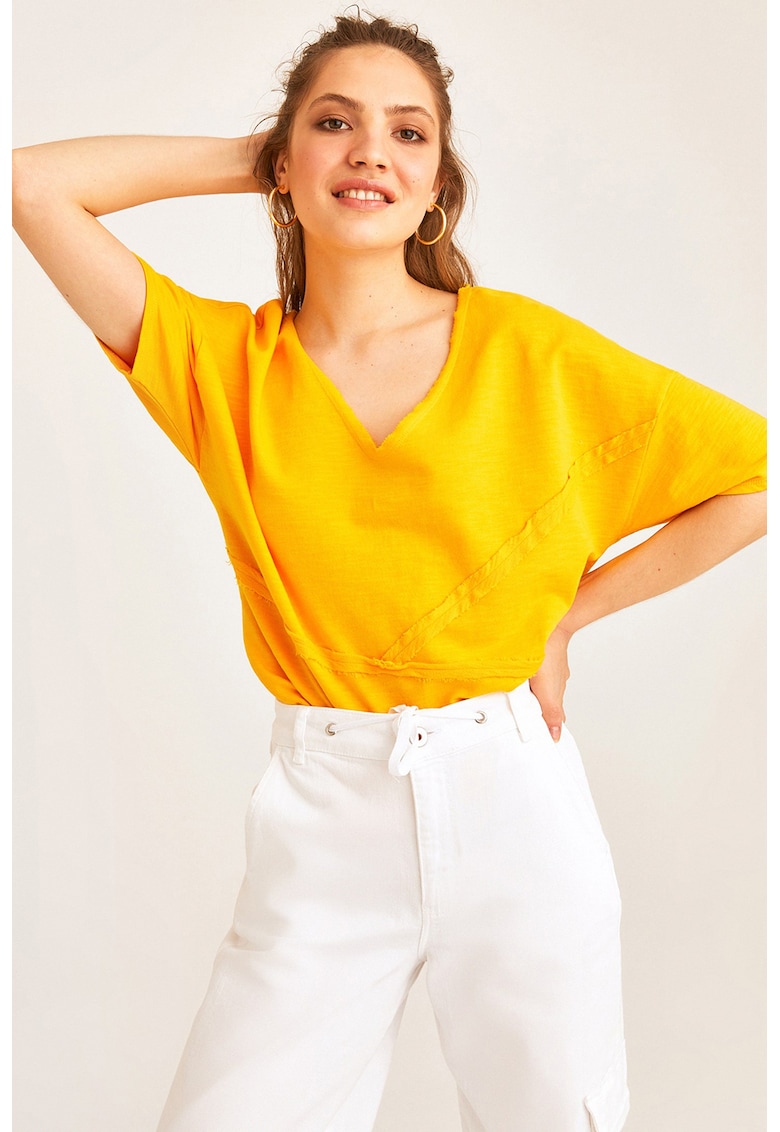 Bluza lejera de bumbac cu decolteu in V