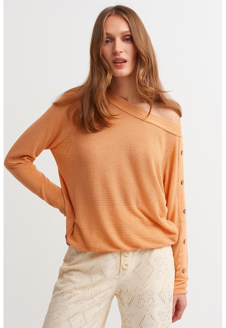 Pulover cu decolteu pe umeri