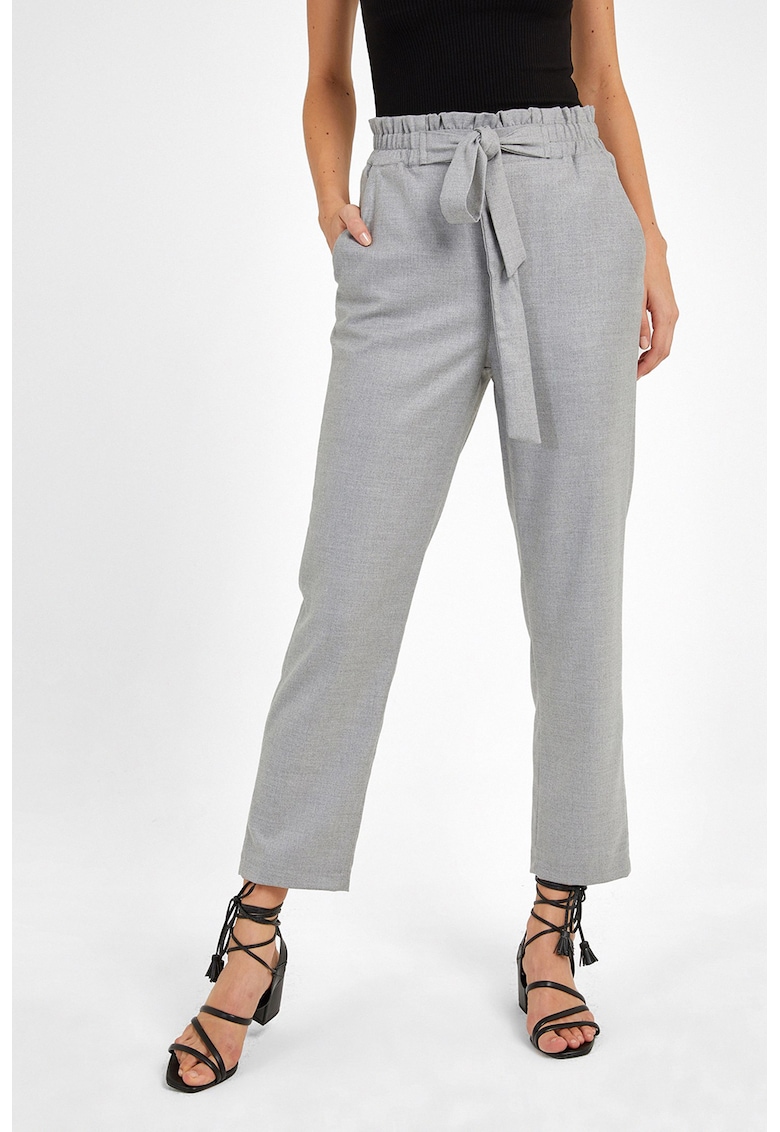 Pantaloni conici cu talie inalta