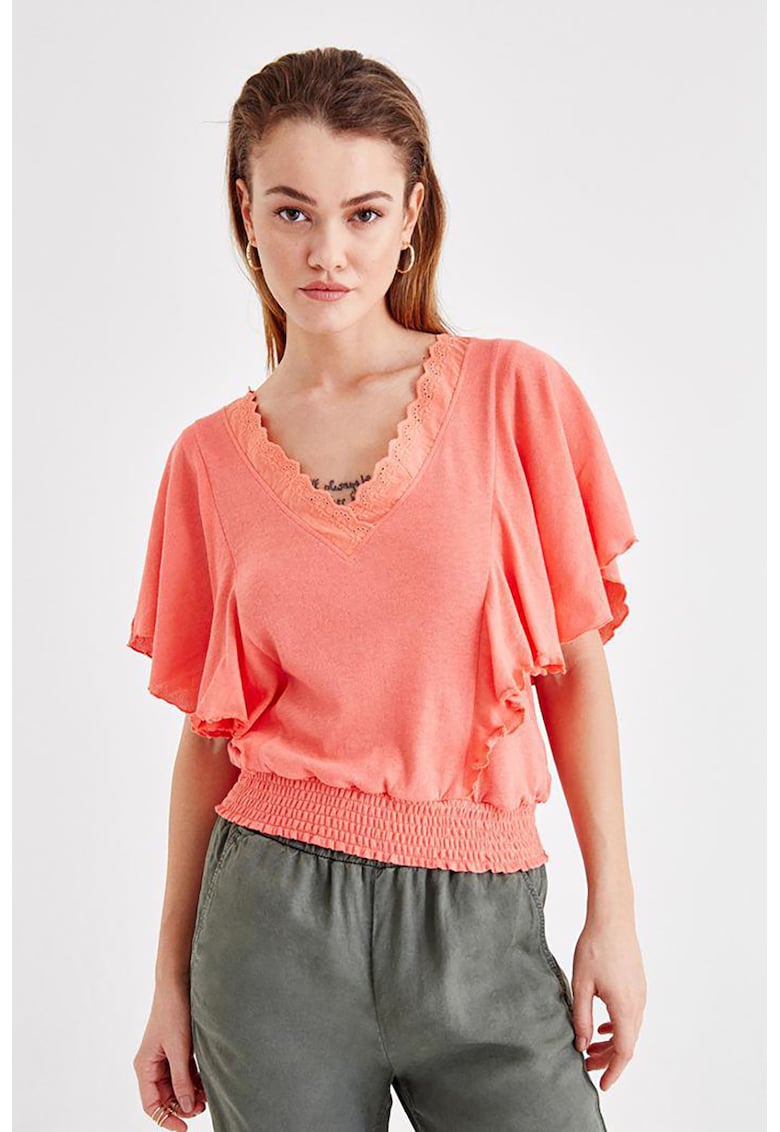 Bluza cu decolteu in V si broderie