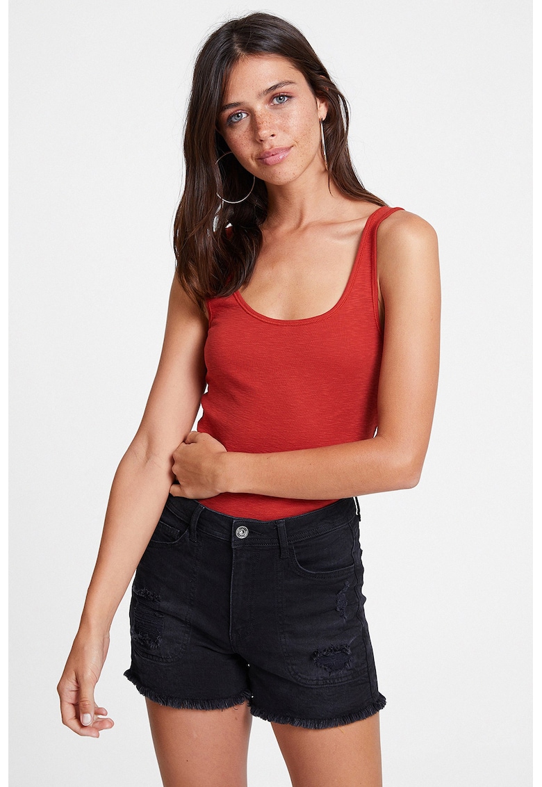 Top slim-fit cu decolteu rotund - Caramiziu
