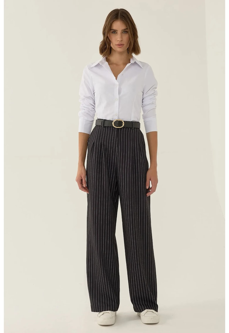 Pantaloni drepti cu talie inalta si dungi