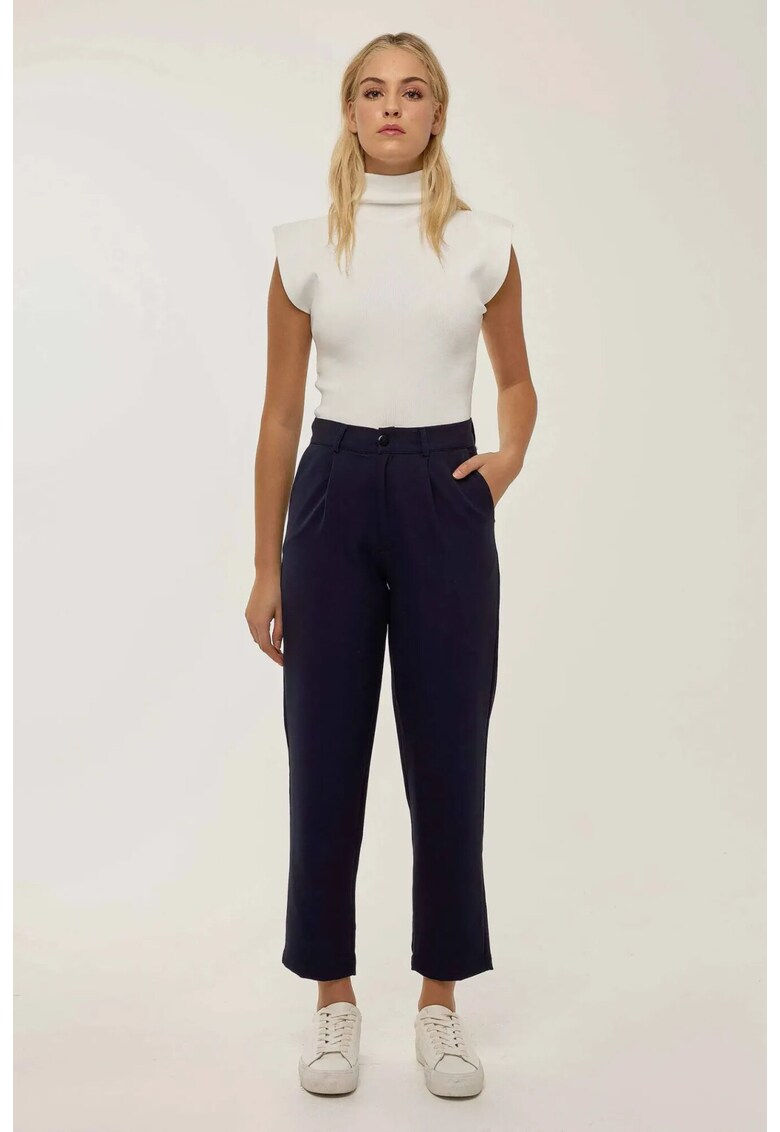 Pantaloni capri plisati cu talie inalta