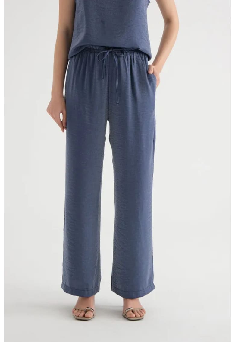 Pantaloni cu talie