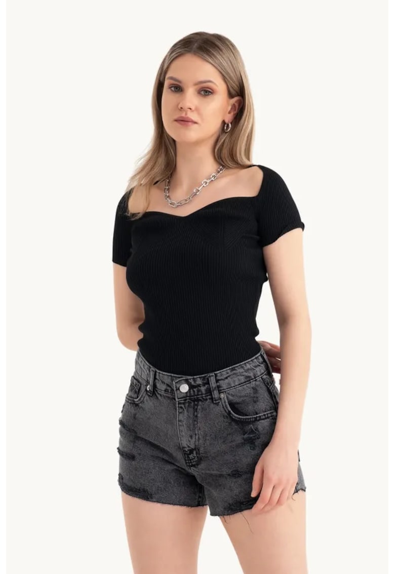 Top bodycon - maneca scurta - decolteu in forma de inima - negru - jerseu