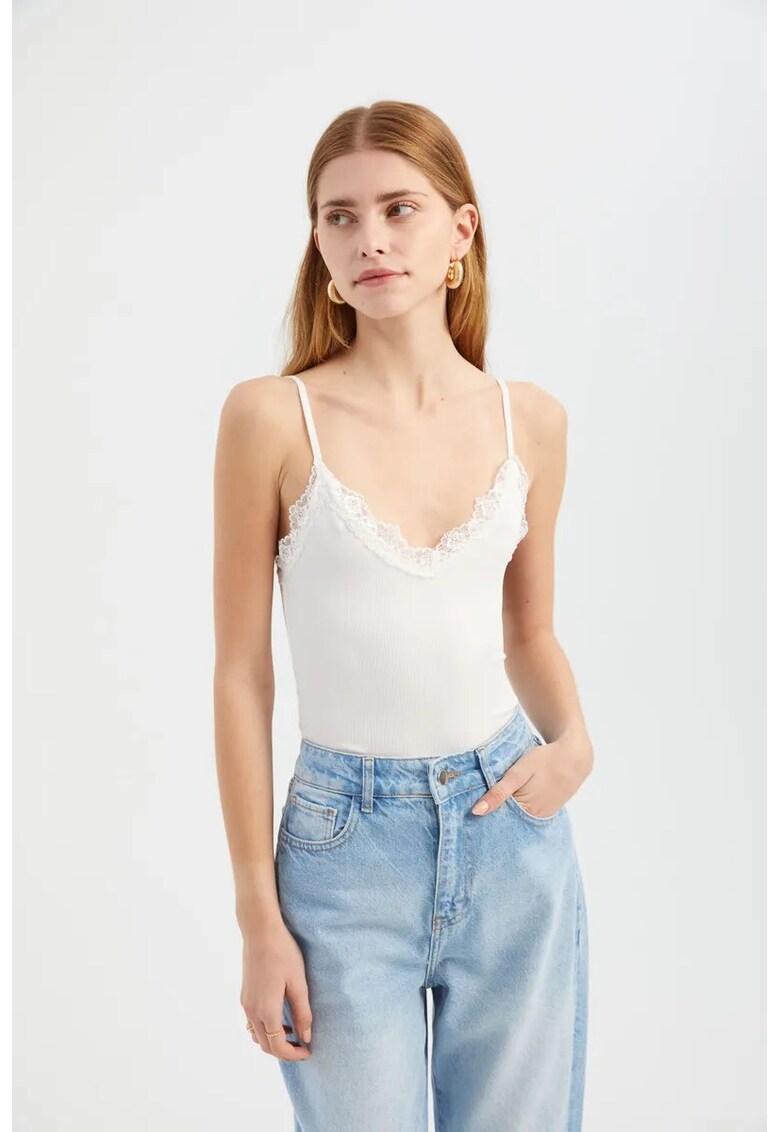 Maiou scurt - decolteu in V - detaliu de dantela - alb - jerseu