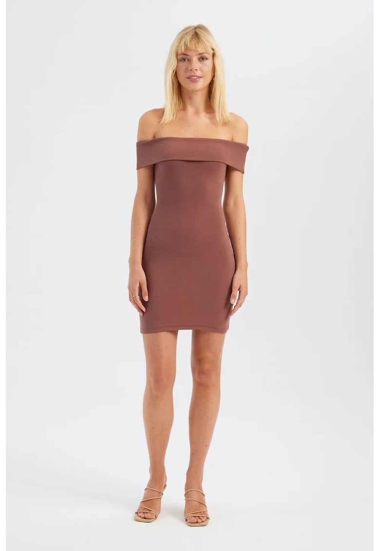 Rochie mini - mulata - umeri goi - maro - textil