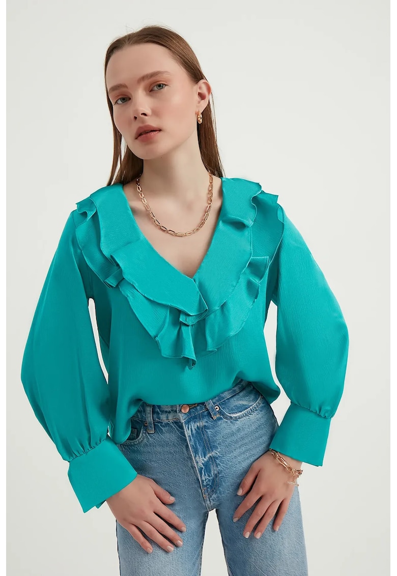 Bluza in V cu volane
