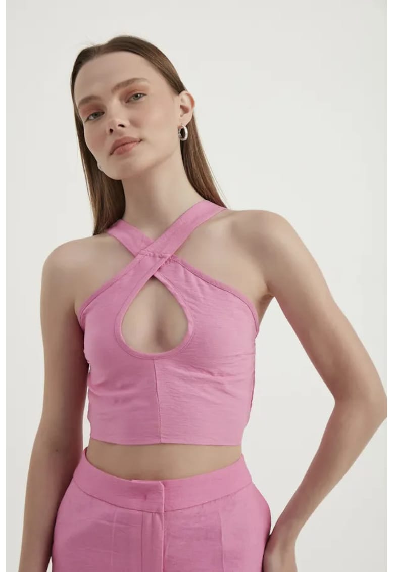 Top scurt - decolteu halter - roz - material de inalta calitate