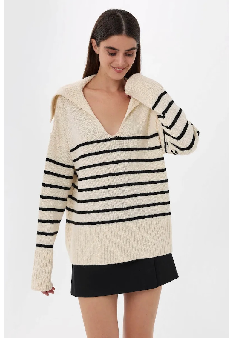 Pulover dama - cu dungi - decolteu in V - tricot - Alb prafuit -
