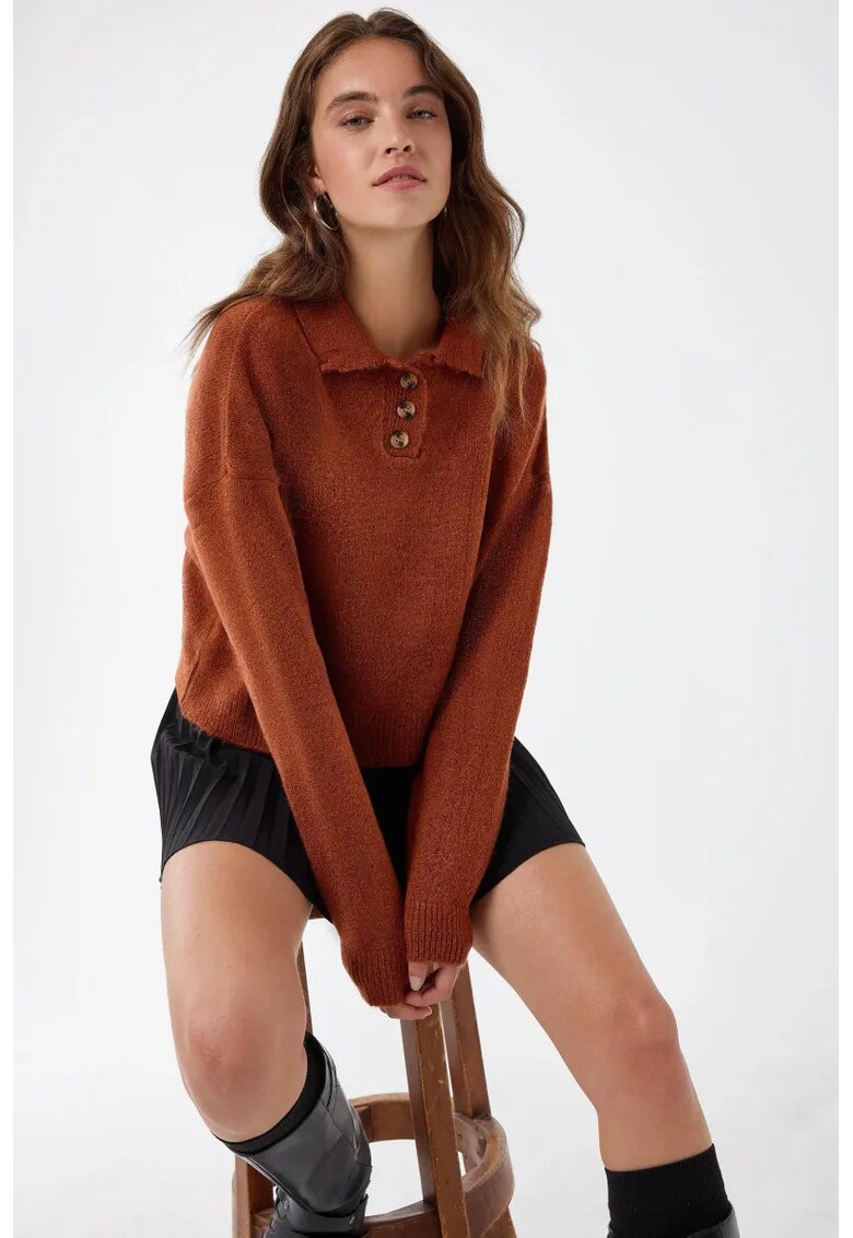 Pulover tricotat - guler cu nasturi - maro - Maro