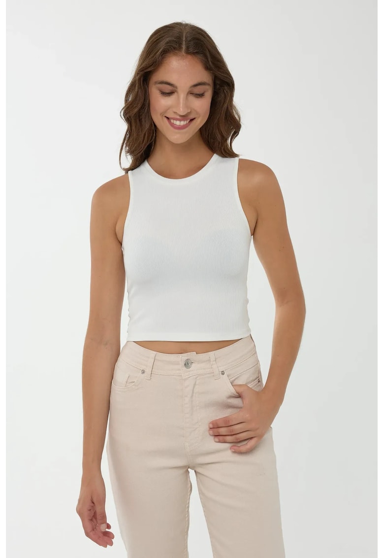 Top scurt - poliester - alb - pentru confort si stil -