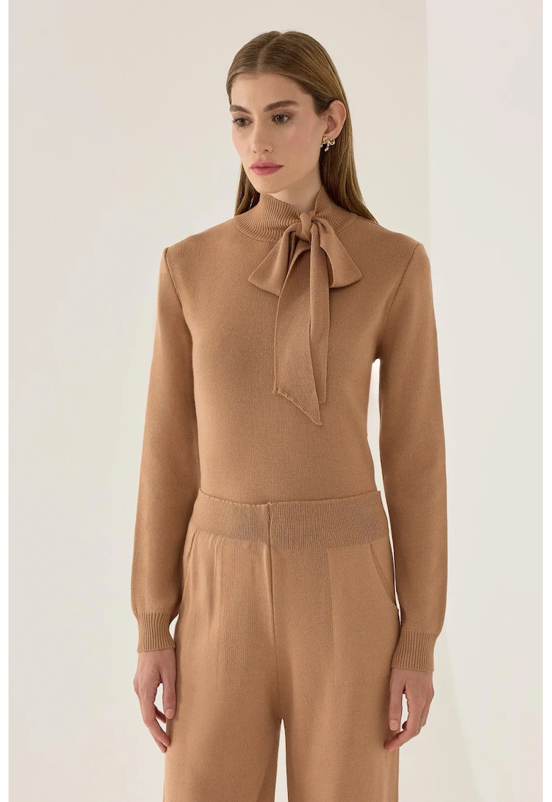 Pulover dama tricotat cu detalii de funda - maro - acril