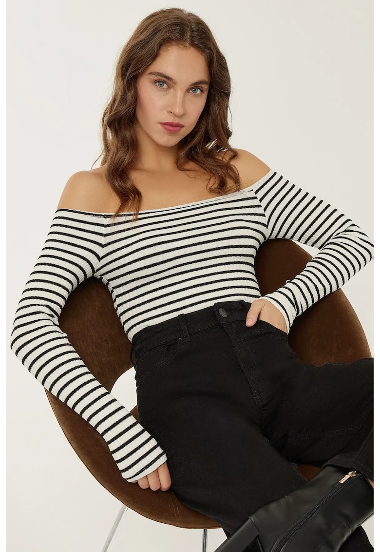Bluza dama cu umeri goi - dungi - alb - jerseu viscoza poliester
