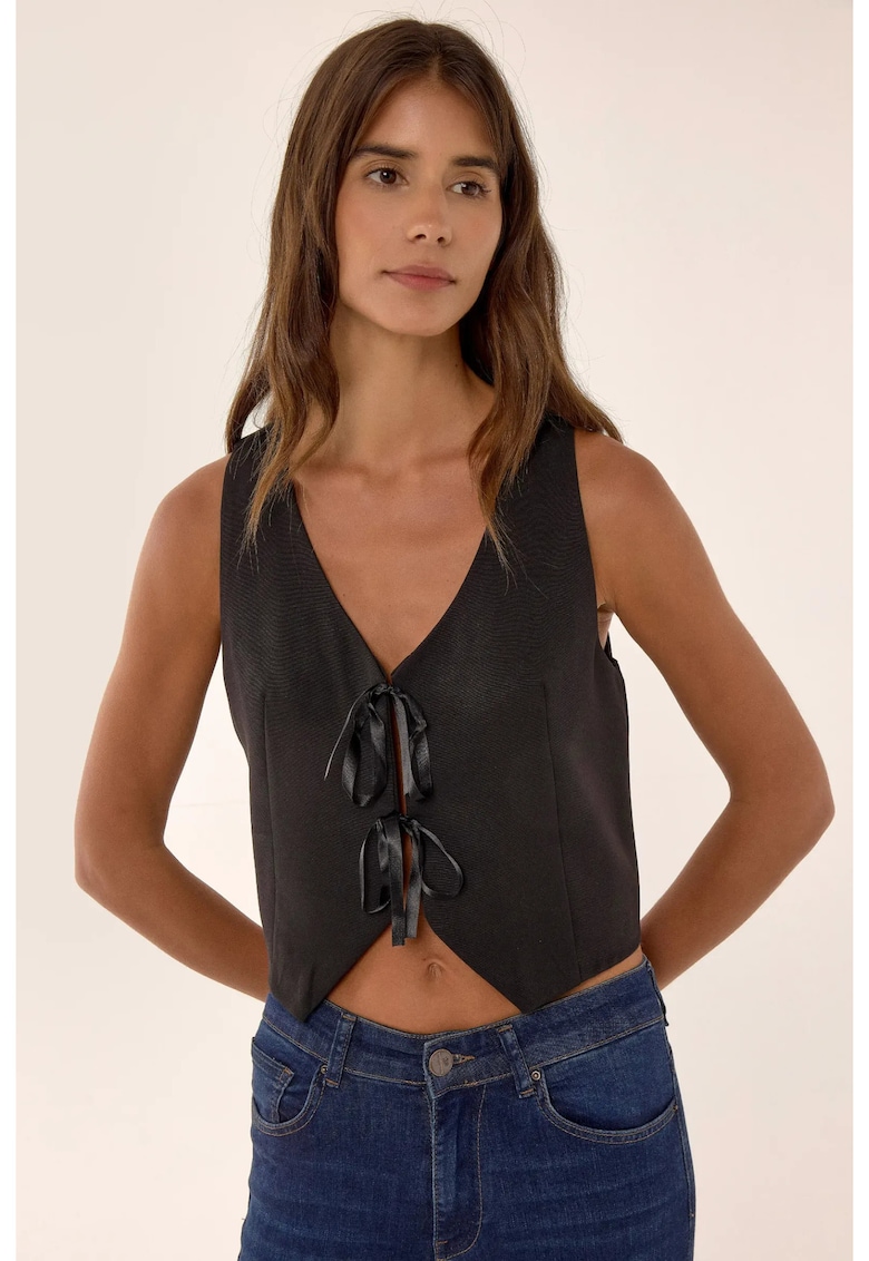 Vesta scurta - neagra - acril - cu nasturi