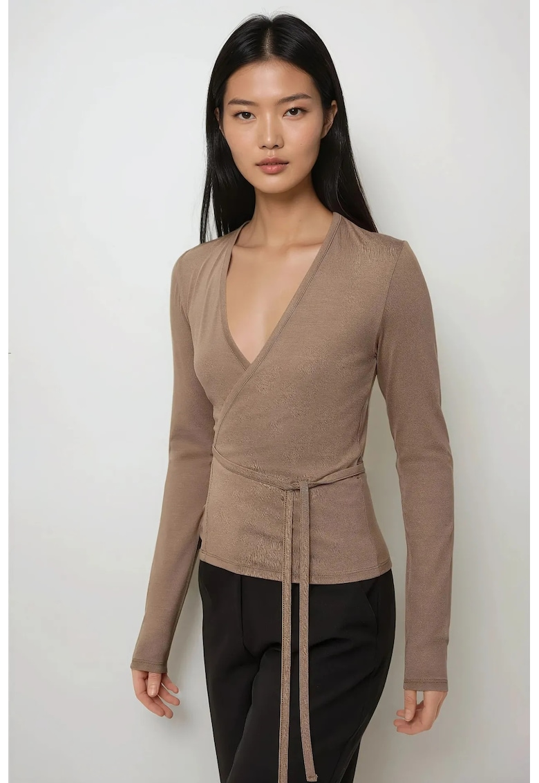 Bluza dama - tricotata - maneca lunga - decolteu in V - bej - viscoza