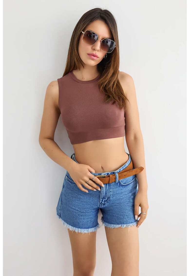 Maiou din bumbac - fara maneci - guler rotund - maro